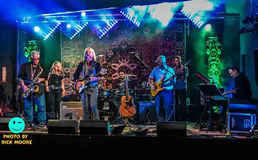Pink Floyd Lunar Eclipse Cover Band